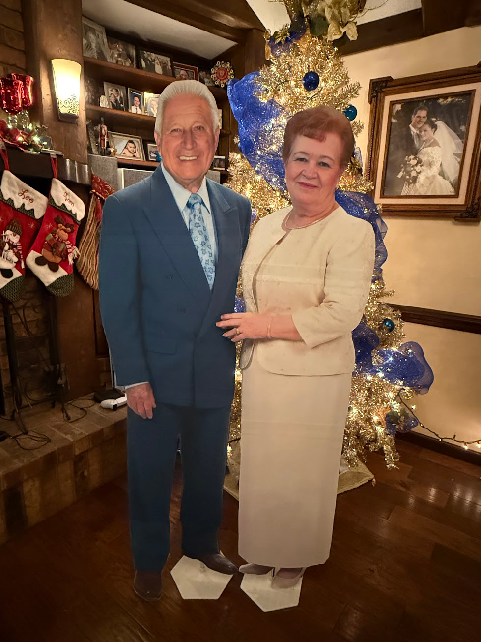 Family photo double cutt-out.